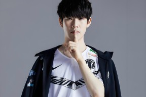 九游体育-关于TheShy回归赛场，逆转首场状态亮眼，拜仁观众沸腾！的信息