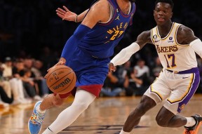 包含穆雷回归赛场，赛事规则更新首场状态亮眼，湖人观众沸腾！的词条